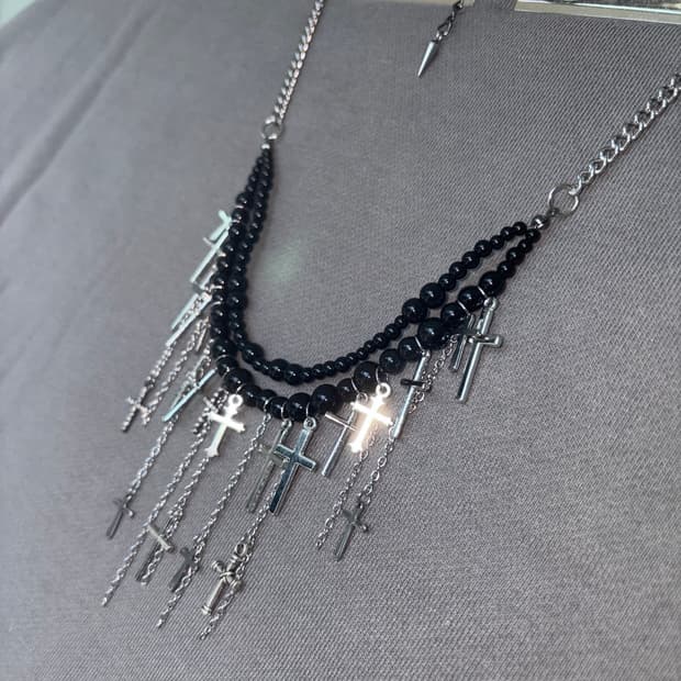 Messy Cross Black✝️