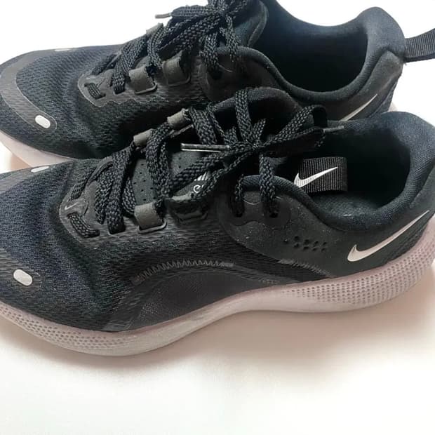 나이키 우먼즈 리액트 이스케이프런2