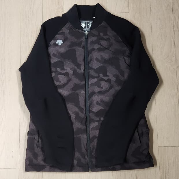 데상트 골프 카모 구스패딩 L (95추천해요)