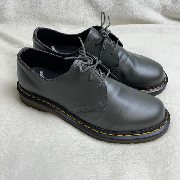 [42] 닫터마틴 1461 3홀 스무스 || 270-275 (그레이)