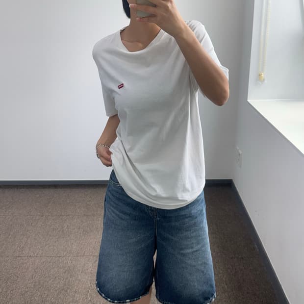Levis 리바이스 스몰로고 화이트 반팔
