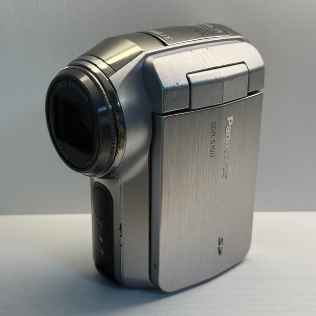 강민경 캠코더) 파나소닉 sdr-s100 캠코더 디카