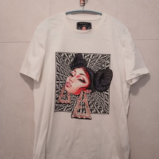 펜디 정품 여성 프린팅 반팔 S 사이즈
