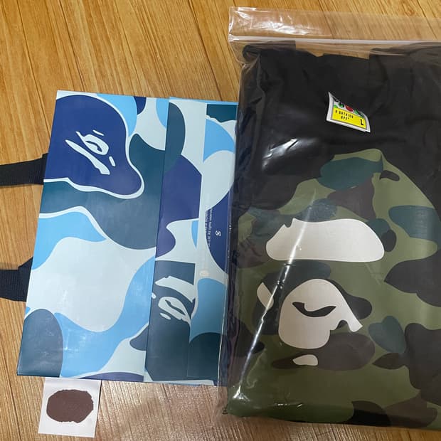 베이프 반팔 새 상품 [사이즈L]