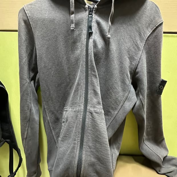 17ss 스톤아일랜드 다크그레이 후드집업 