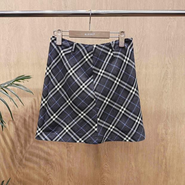 버버리 타탄 체크 A라인 미니스커트 클래식 패턴 원턱 벨트고리 그레이