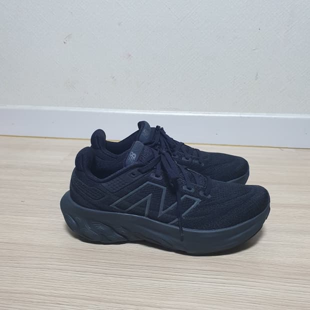 뉴발란스 1080v13 블랙 운동화 2E 250