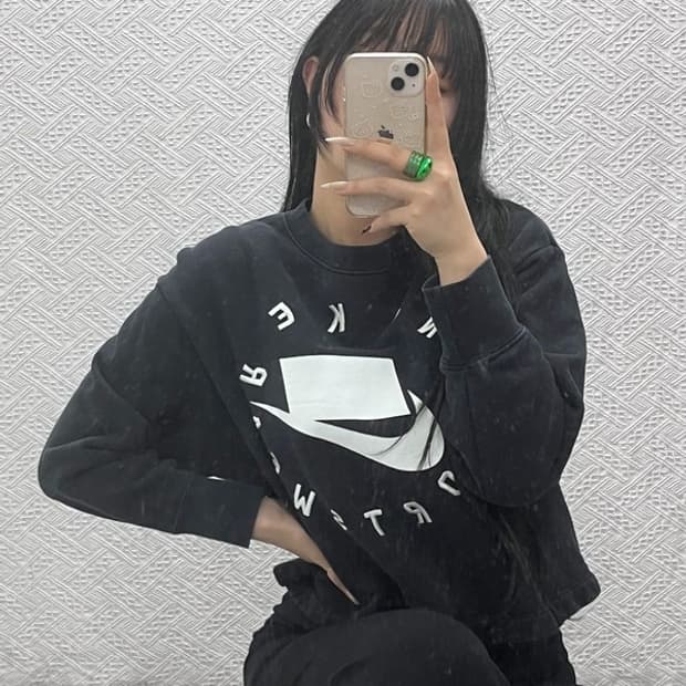 나이키 올드스쿨 러블리힙 빅로고 크롭 맨투맨 S C08462