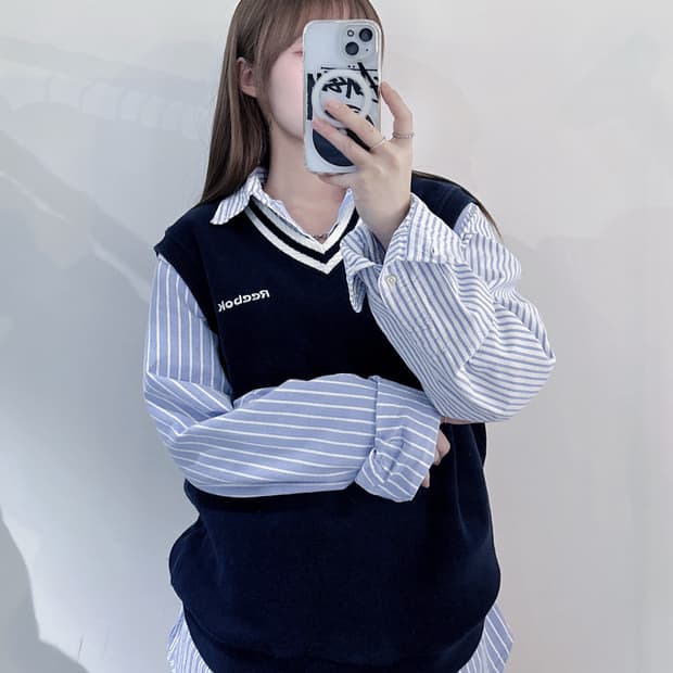 리복 90‘s 스몰로고 니트조끼