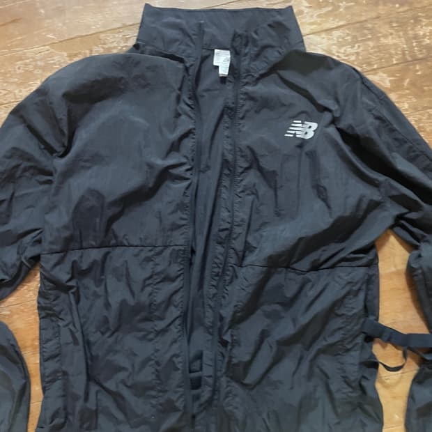 뉴발란스 패커블 바람막이 블랙 XL (105)