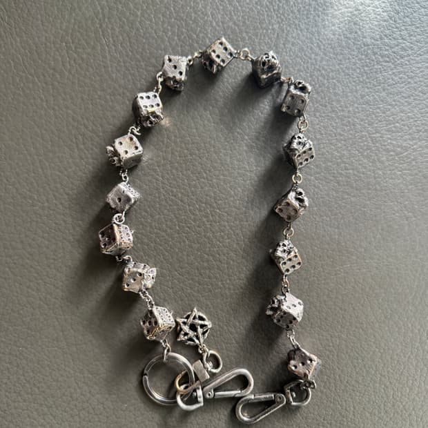 에모스탠스클럽 다이스 체인