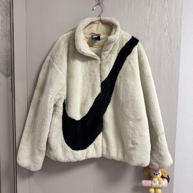 (90) 나이키 빅스우시 퍼자켓 아이보리 