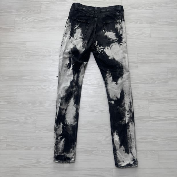 생로랑 블리치드 디스진 30