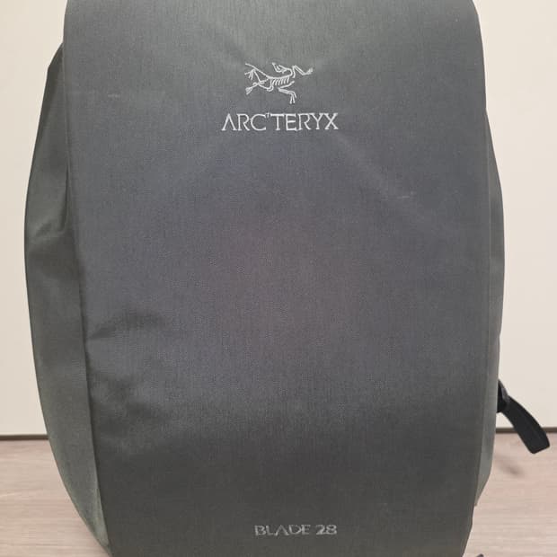 아크테릭스 블레이드 28 Grey 백팩 (Blade 28 Backpack