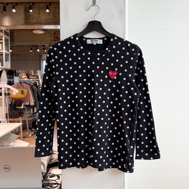 꼼데가르송 플레이 블랙 도트 레드하트 롱슬리브 
