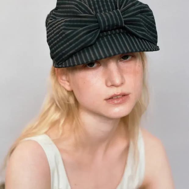 어썸니즈 벨보이 캡 리본 스트라이프 블랙