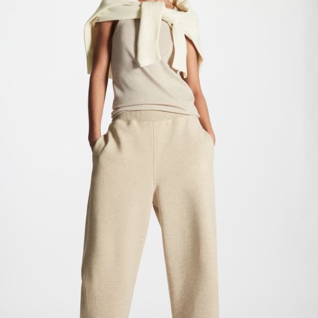 COS 코스 릴랙스드 핏 배럴 레그 조거 팬츠