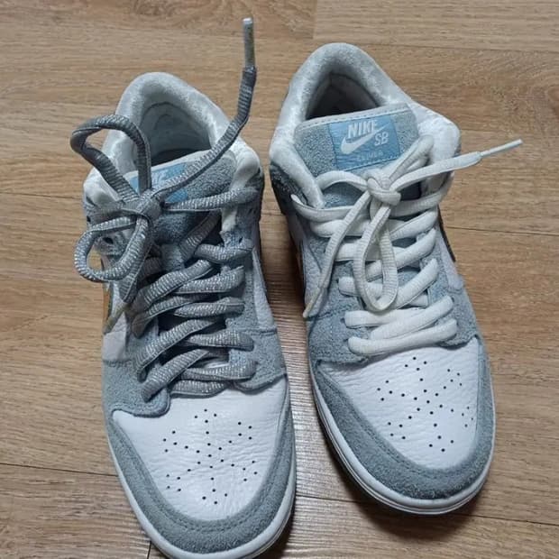 나이키 션 클리버 덩크 로우 홀리데이 스폐셜 260