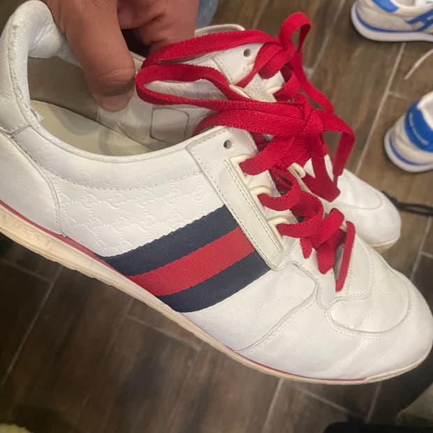 구찌 스니커즈 250사이즈 