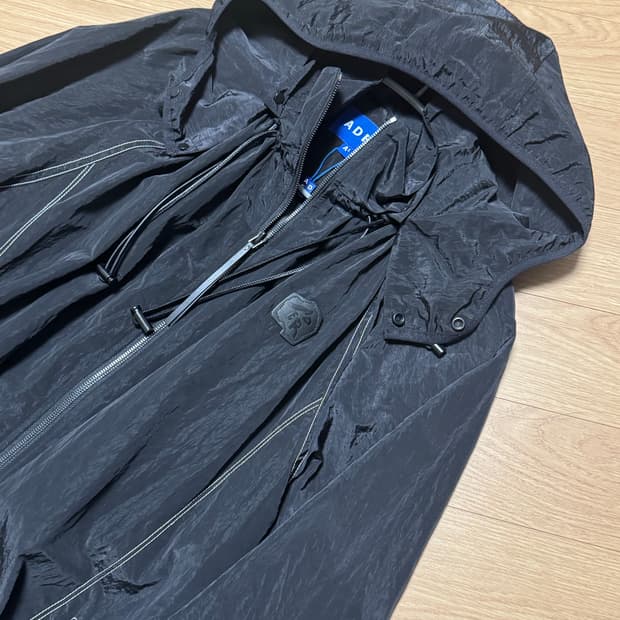 아더에러 21FW 바람막이