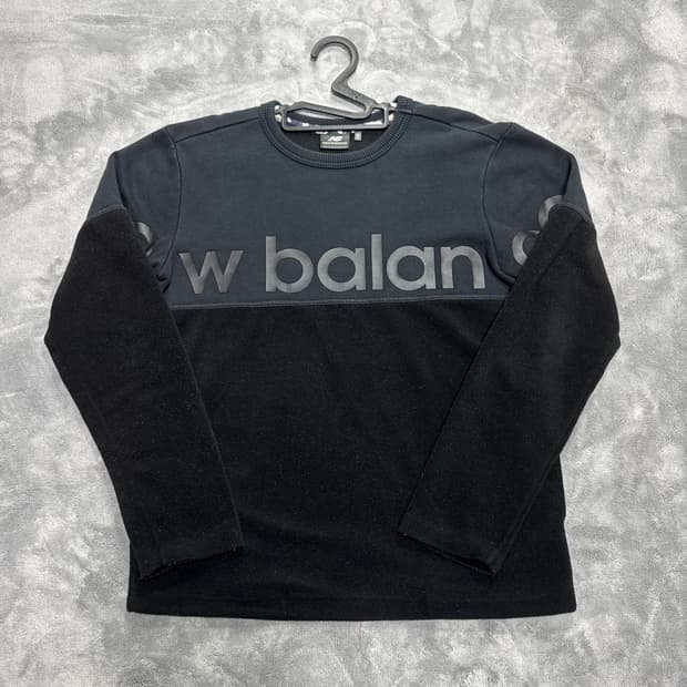 뉴발란스 맨투맨