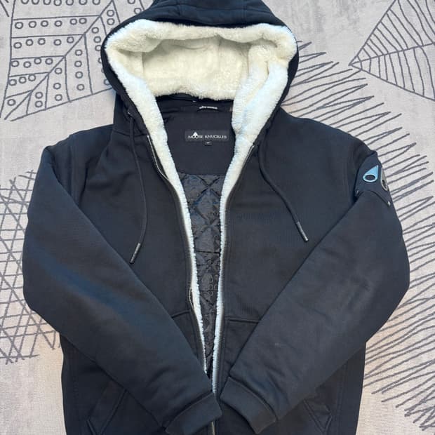 무스너클 버니 스웨터 블랙 남자 s사이즈