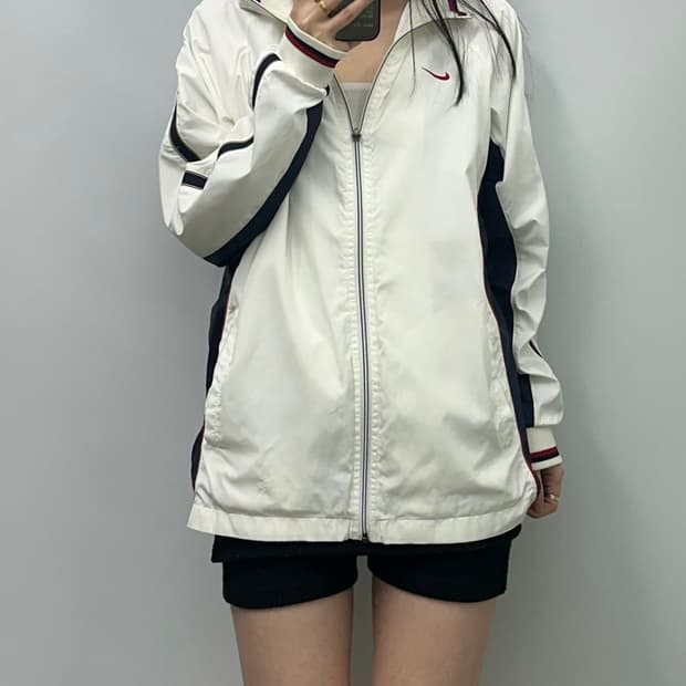 나이키 00s 화이트 바람막이 자켓