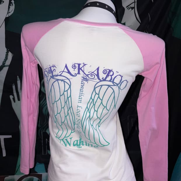 Y2K-style raglan tee