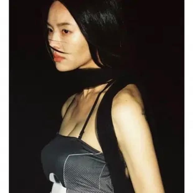 나체 실크 스카프