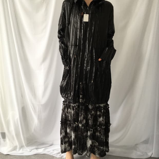 Pleats zip up jacket