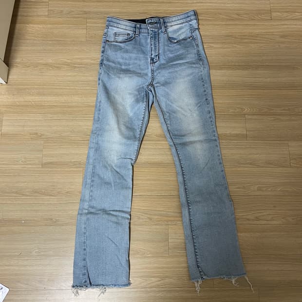 로엠 연청 부츠컷 데님