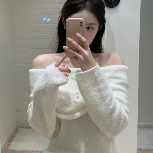 (마지막장/새상품)누아누아 소르베 오프숄더 니트