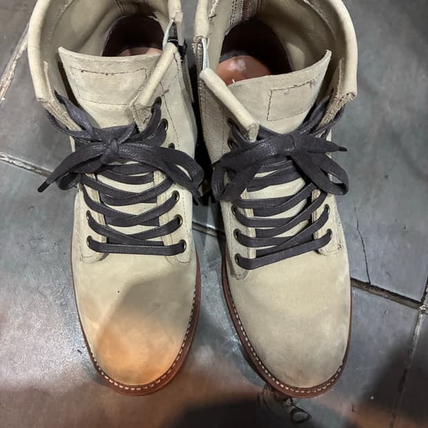 치페와 스웨이드 부츠팝니다.