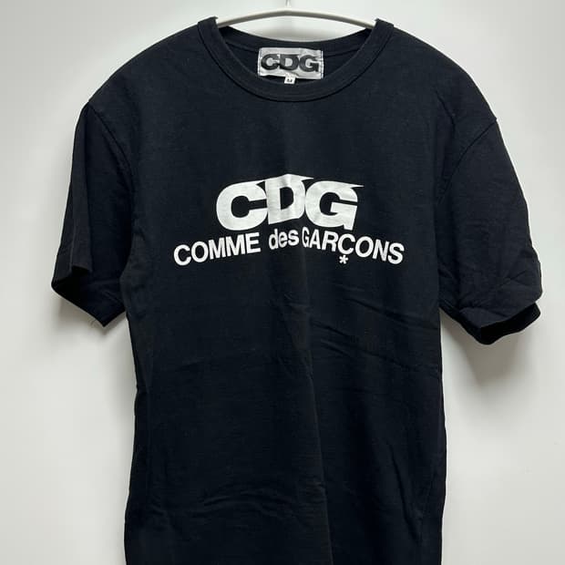 꼼데가르송 CDG 반팔 티셔츠 블랙