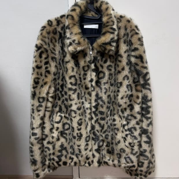 친다운 레오파드 봄버퍼자켓