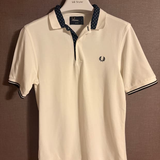 프레드페리 FRED PERRY 화이트 카라티 S 슬림핏
