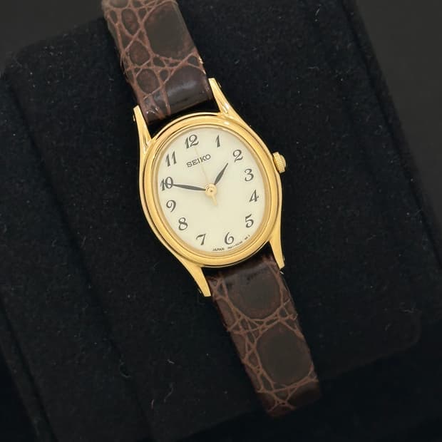 세이코 골드 오벌 쿼츠 시계