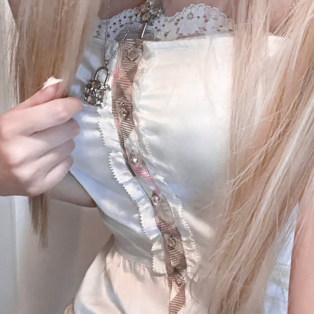 stc버버리 블루라벨 대대장 유일매물 딸기초코맛 레이스 체크 슬리브리스