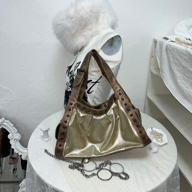 빈티지 골드 스터드백