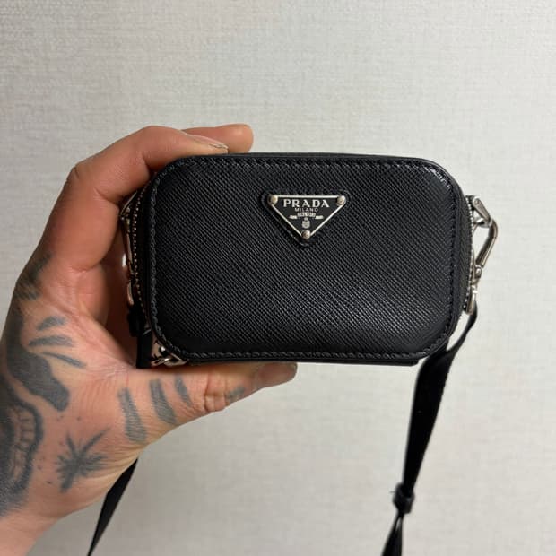 프라다 미니크로스백