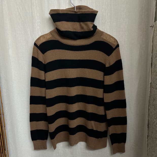 cubesugar 목폴라 니트