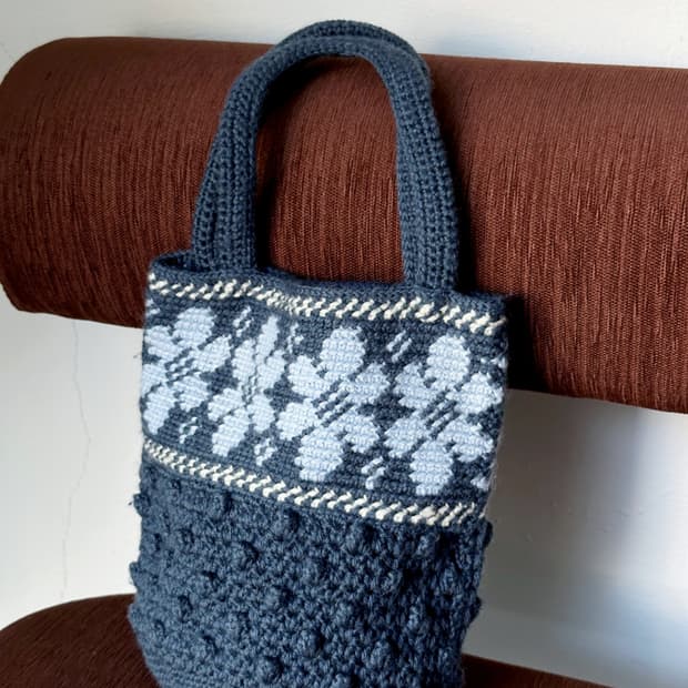 Design pattern knit mini tote bag