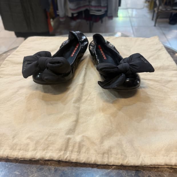 35/230 정품 프라다 리본 플렛슈즈 팝니다
