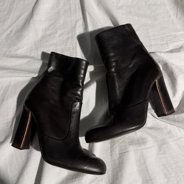 베로니크 브란퀸호 브라운 레더 앵클부츠