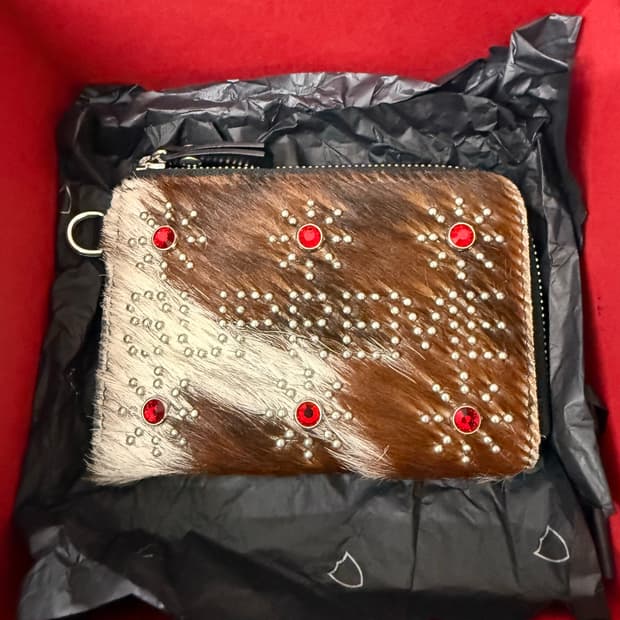 Supreme x HTC  Studded wallet cow 송치