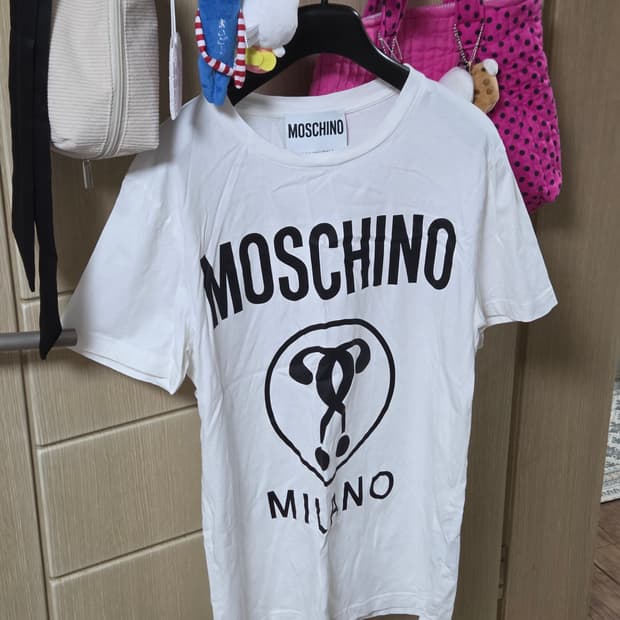모스키노 화이트 반팔티