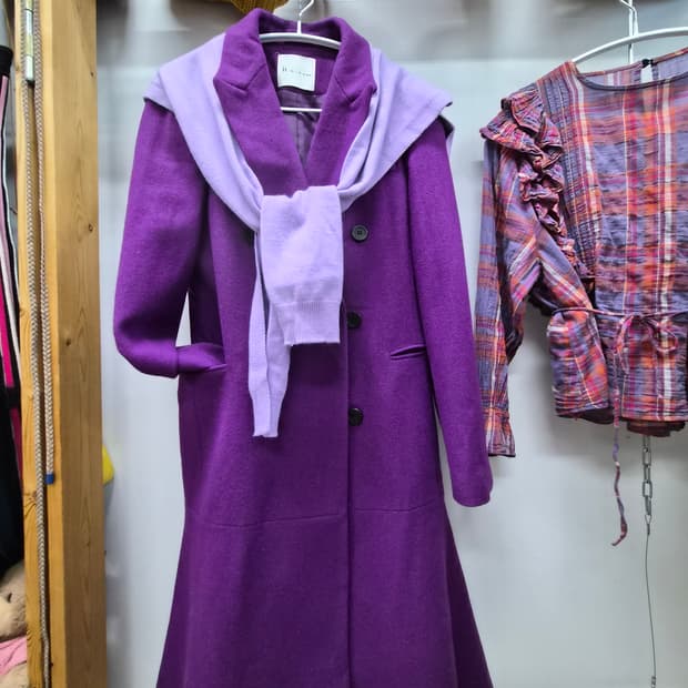 미샤 퍼플 원피스라인 코트