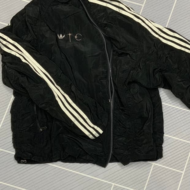 [M] 아디다스 x 떠그 클럽 우븐 트랙탑 블랙 실버 메탈릭 - KR