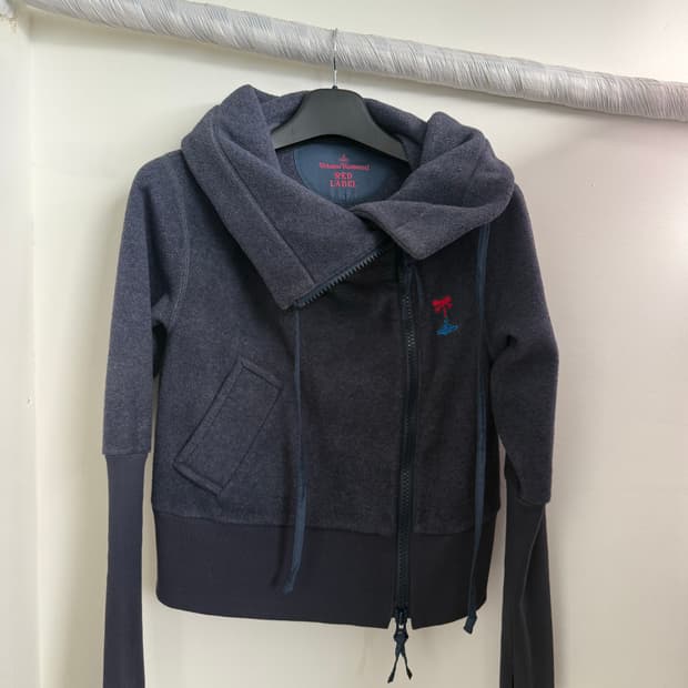 비비안 웨스트 레드라벨 하이넥 플리스 집업 