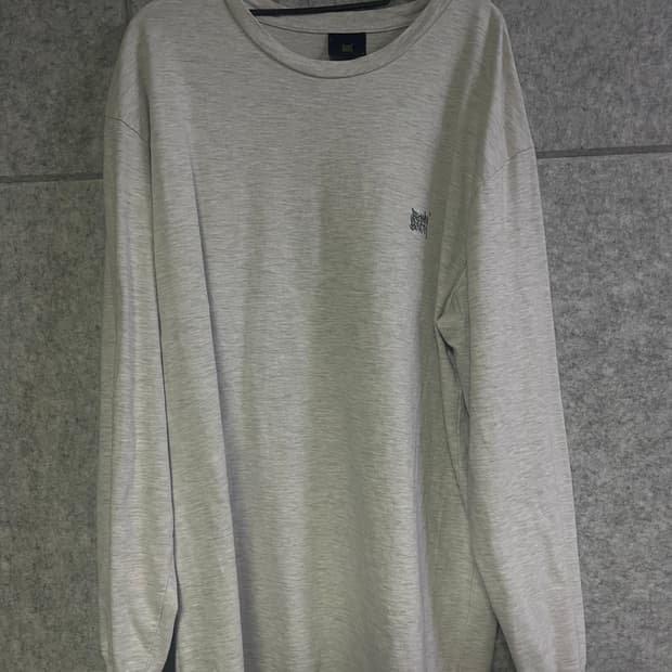 브라운 브레스 그레이 맨투맨 티셔츠